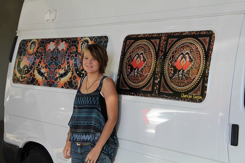 Chern'ee Donates Aboriginal Artwork to Queensland Indigenous Health